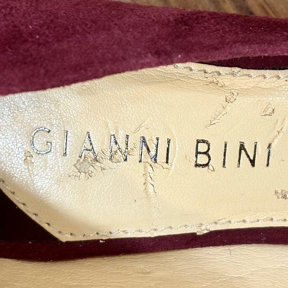 Gianni Bini Purple Eggplant Burgundy Suede Heels Pumps Sz 6.5M - Picture 9 of 9